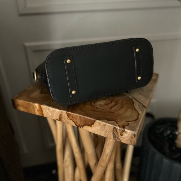 🦓Dooney and Bourke Florentine Domed Satchel in BLACK🦓 - Picture 5 of 6